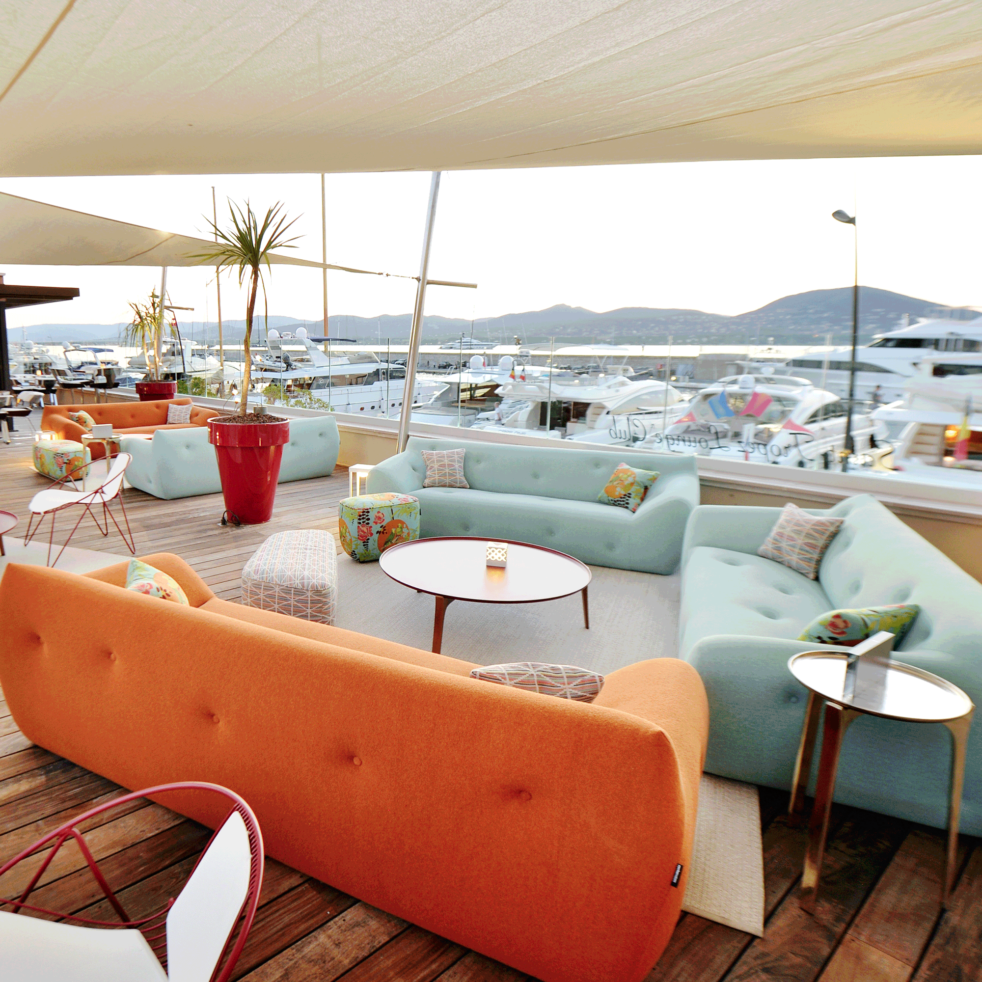 capitainerie Saint-Tropez vue bateau 